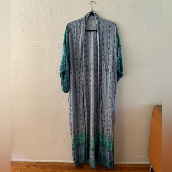 Spell and the Gypsy blue kimono - Picture 4 of 5